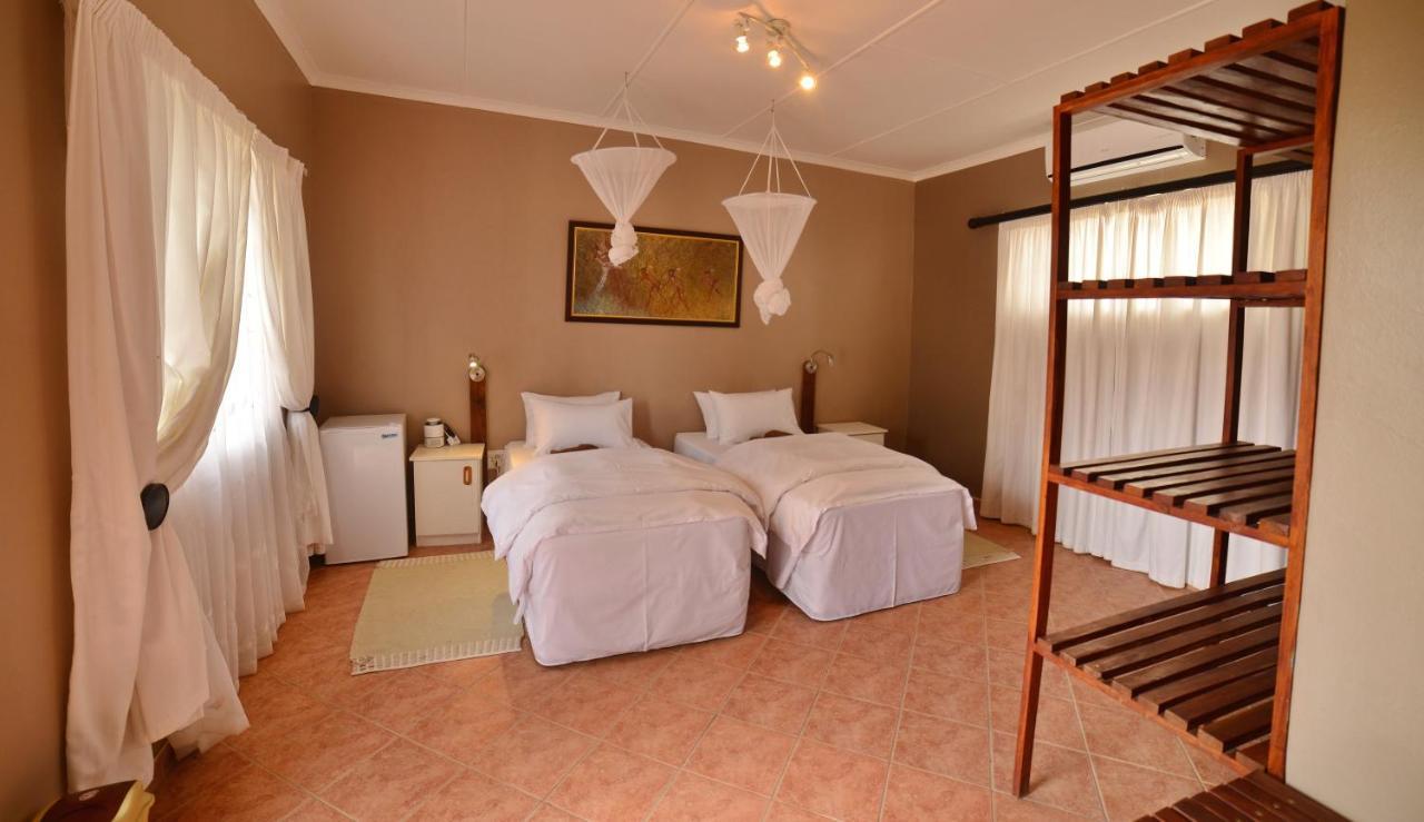 Brandberg Rest Camp Hotel Uis ภายนอก รูปภาพ