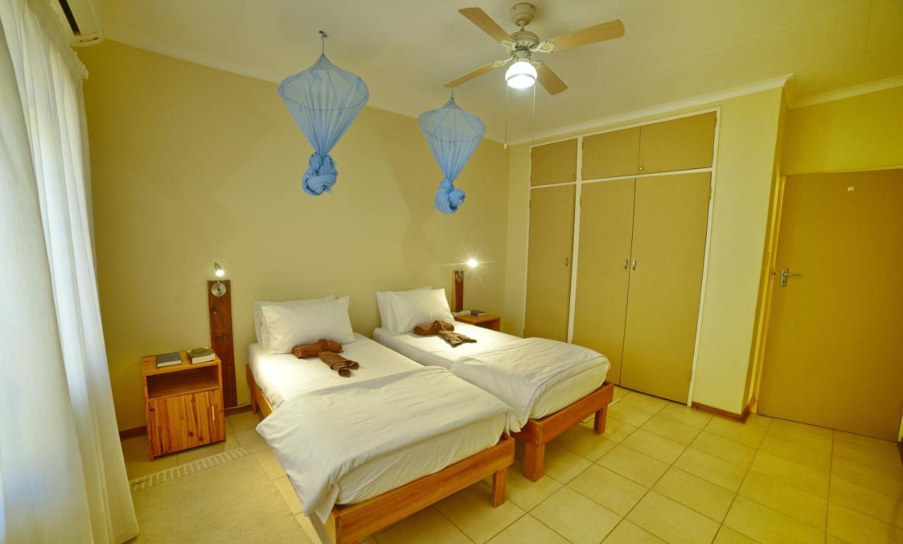 Brandberg Rest Camp Hotel Uis ภายนอก รูปภาพ