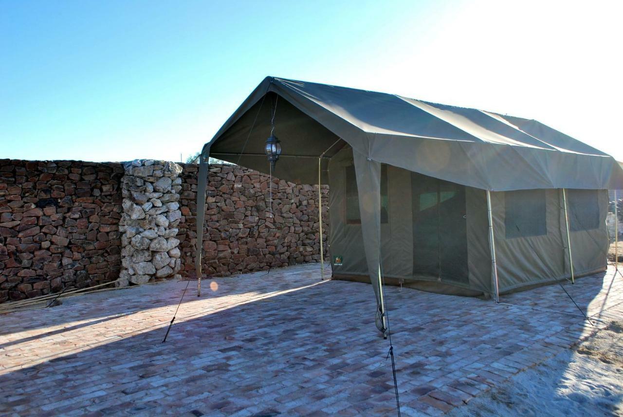 Brandberg Rest Camp Hotel Uis ภายนอก รูปภาพ